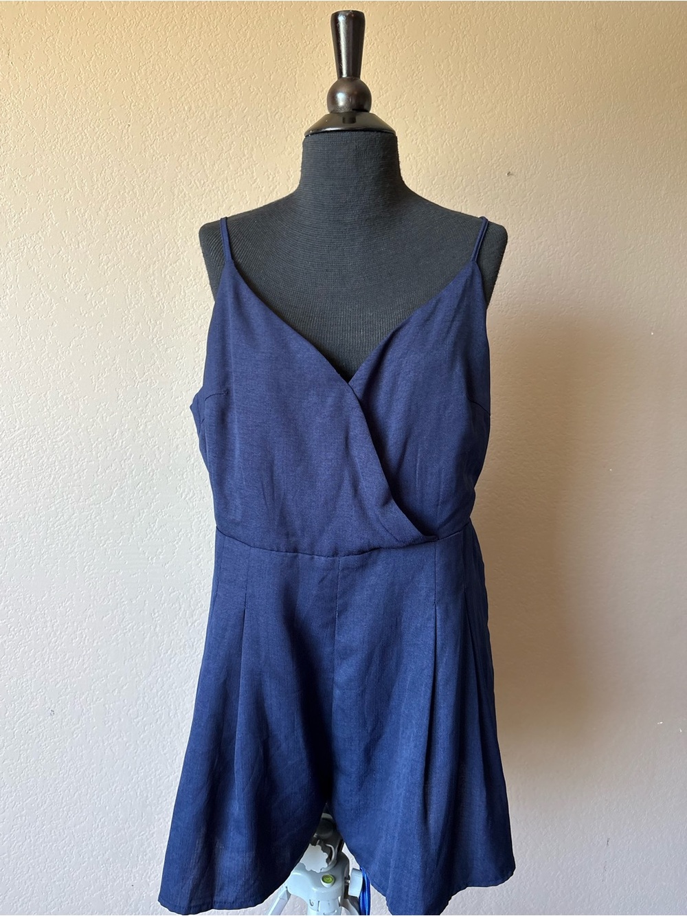 Lulus XL Navy Blue Romper Adjustable Straps back zip pleats lined